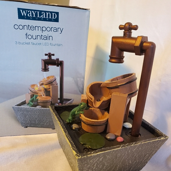 Wayland Square: Contemporary Fountain - Picture 1 of 2